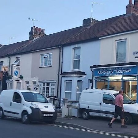 Bed and Breakfast Priestfield House Medway Gillingham  Exterior foto